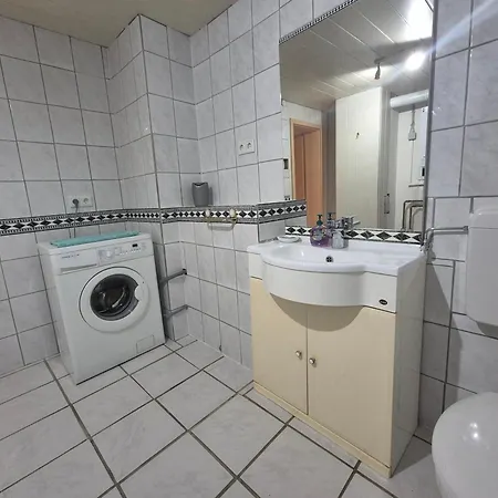 Monteurhaus Dautphe * Friedensdorf